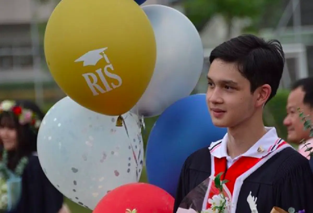 “กวาง กมลชนก” เผยภาพลูกชาย “น้องเน็ต” ใกล้เรียนจบแล้ว! แถมยังหล่อเป๊ะเหมือน “พ่อน็อต” 