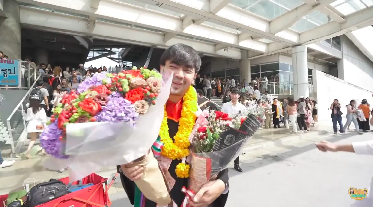 “แพท ณปภา” จัดเต็มเซอร์ไพรส์ “ก๊อต” วันรับปริญญา ยกแตรวงมาครบชุดคึกคักแดนซ์กระจาย