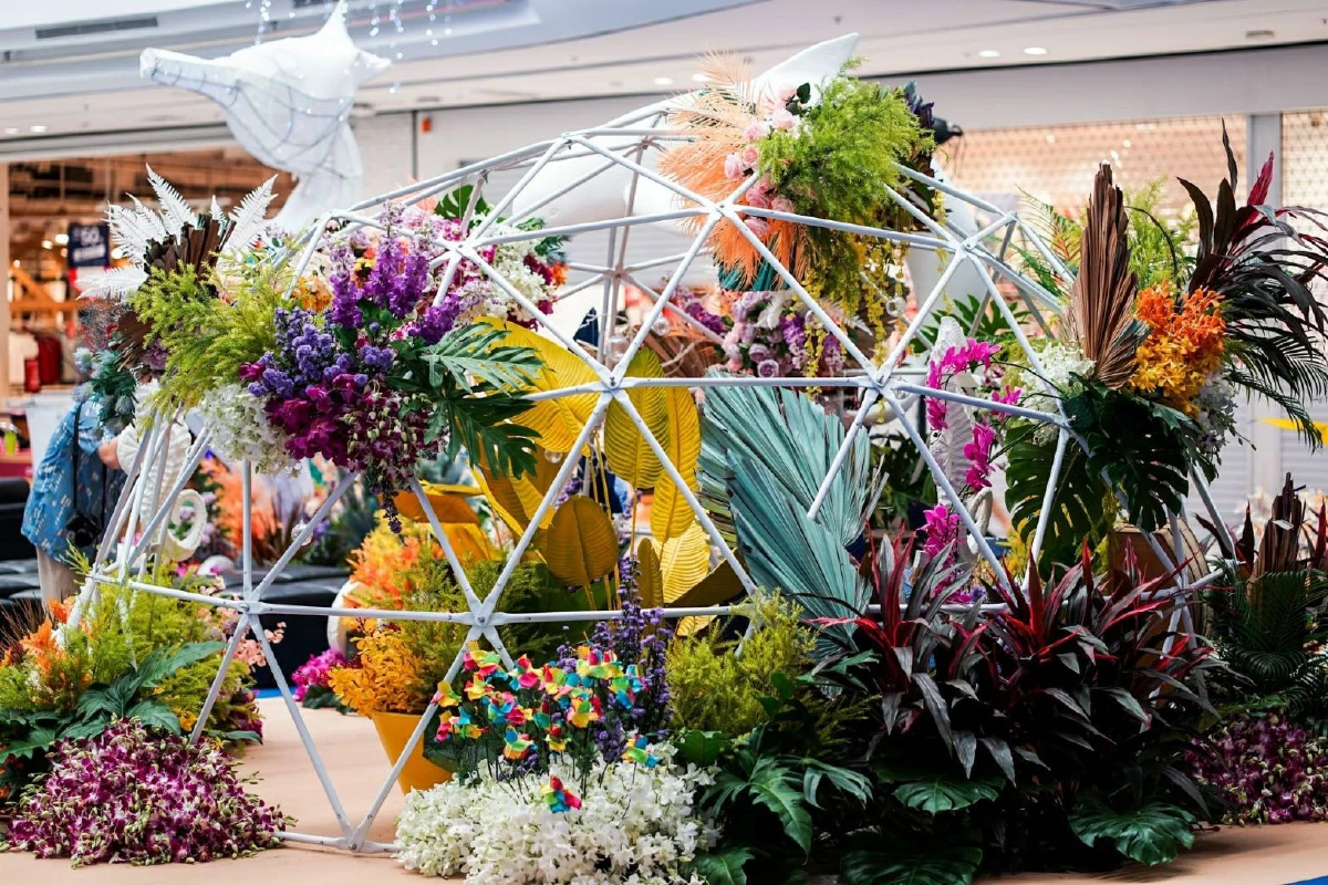 ชมประติมากรรมดอกกล้วยไม้นับแสนดอกในคอนเซ็ปต์ 'ความงามอันลึกลับใต้ท้องทะเลลึก'