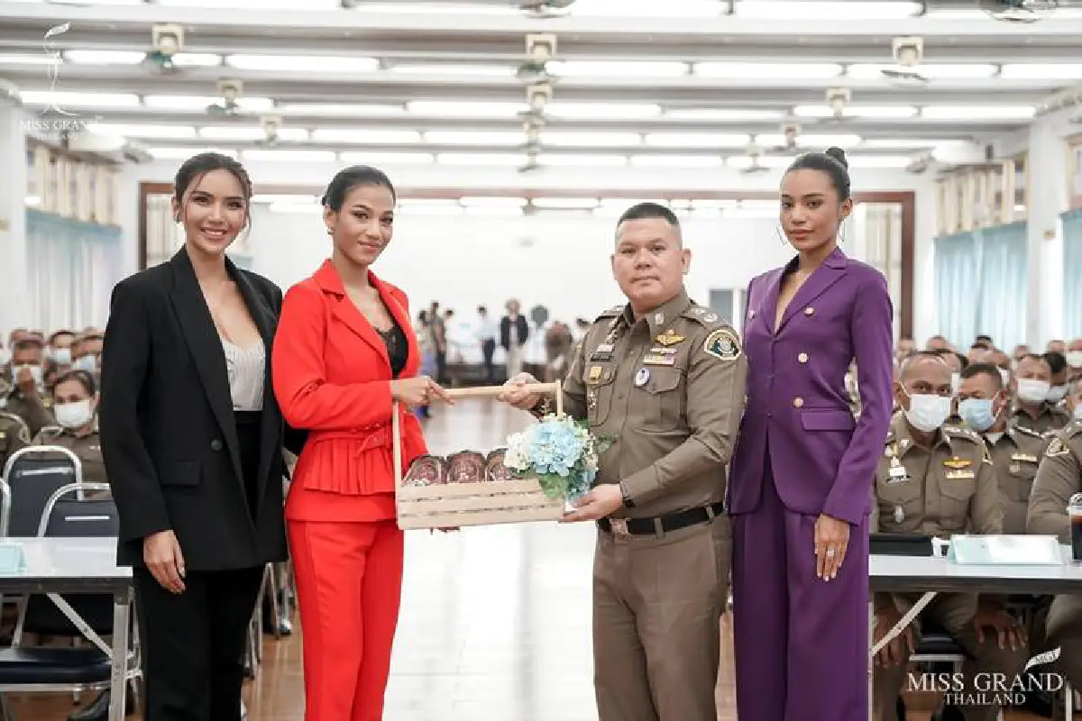 3 สาวมิสแกรนด์ไทยแลนด์ บุกกองปราบฯ ตามความคืบหน้าคดีปารีณารุกป่า