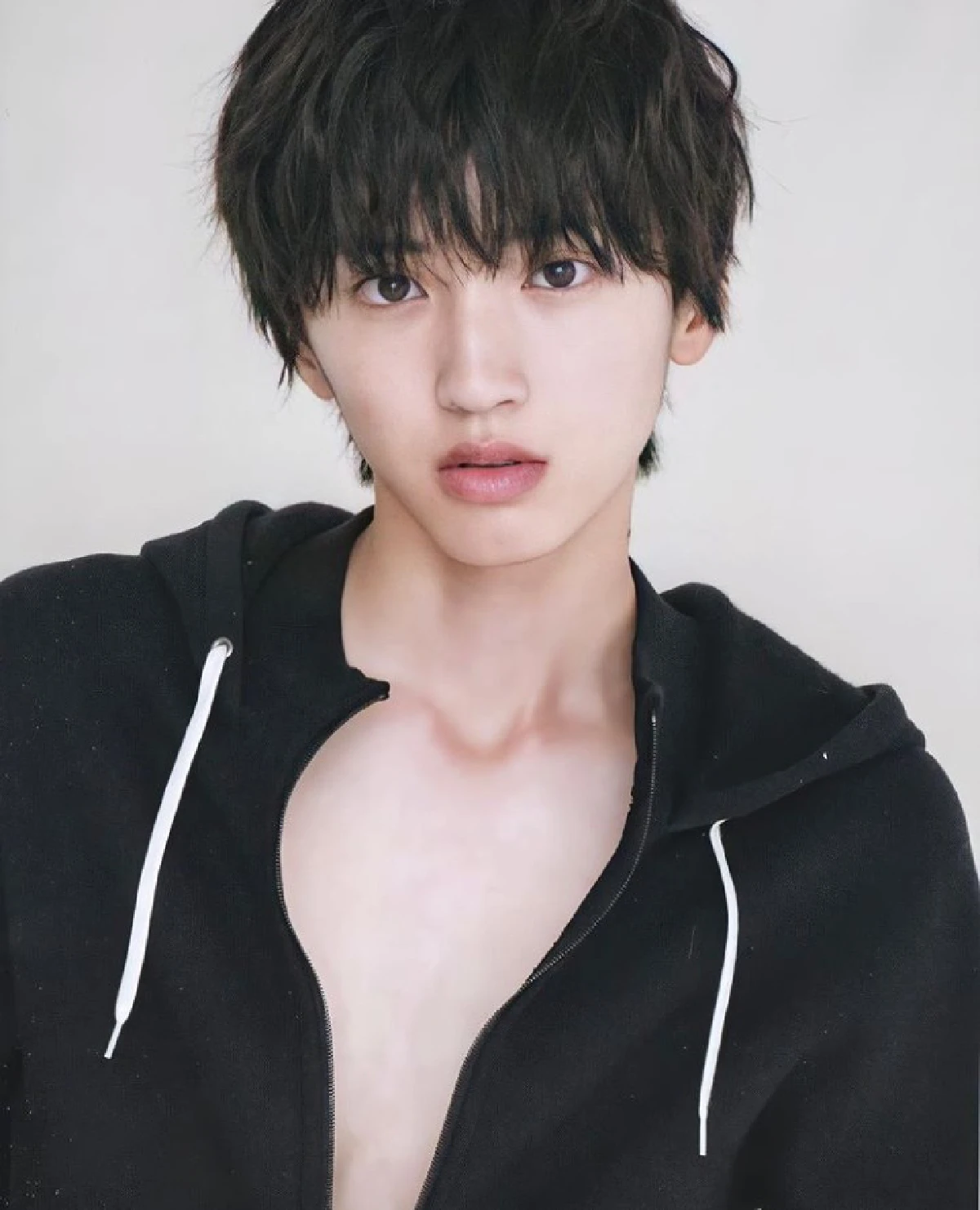 10 อันดับหนุ่มที่มีใบหน้าหล่อที่สุดในเอเชียประจำปี 2020 