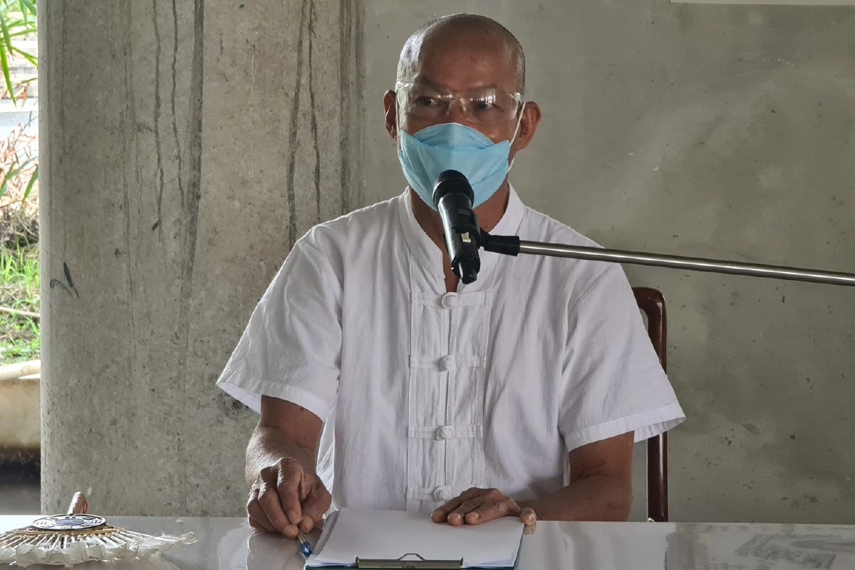 หมู่บ้านคนเสื้อแดง จับมือกองทัพประชาชน ชวนกินข้าวฟังเรื่องเล่าพระเจ้าอยู่หัว