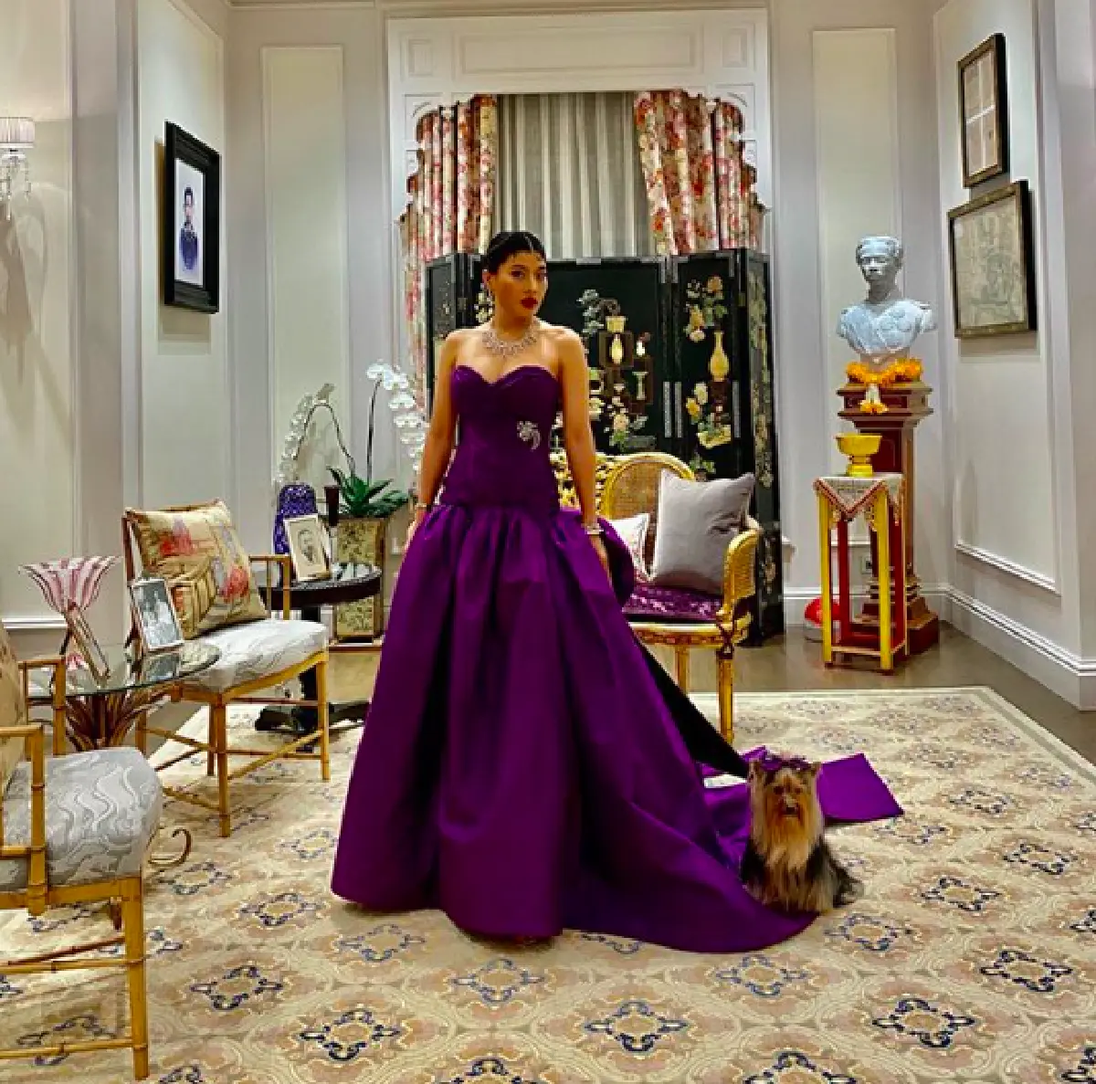 “เจ้าฟ้าสิริวัณณวรีฯ” ทรงพระสิริโฉมงดงามในชุดผ้าไหมสีอัญชัน ร่วมงานกาล่า