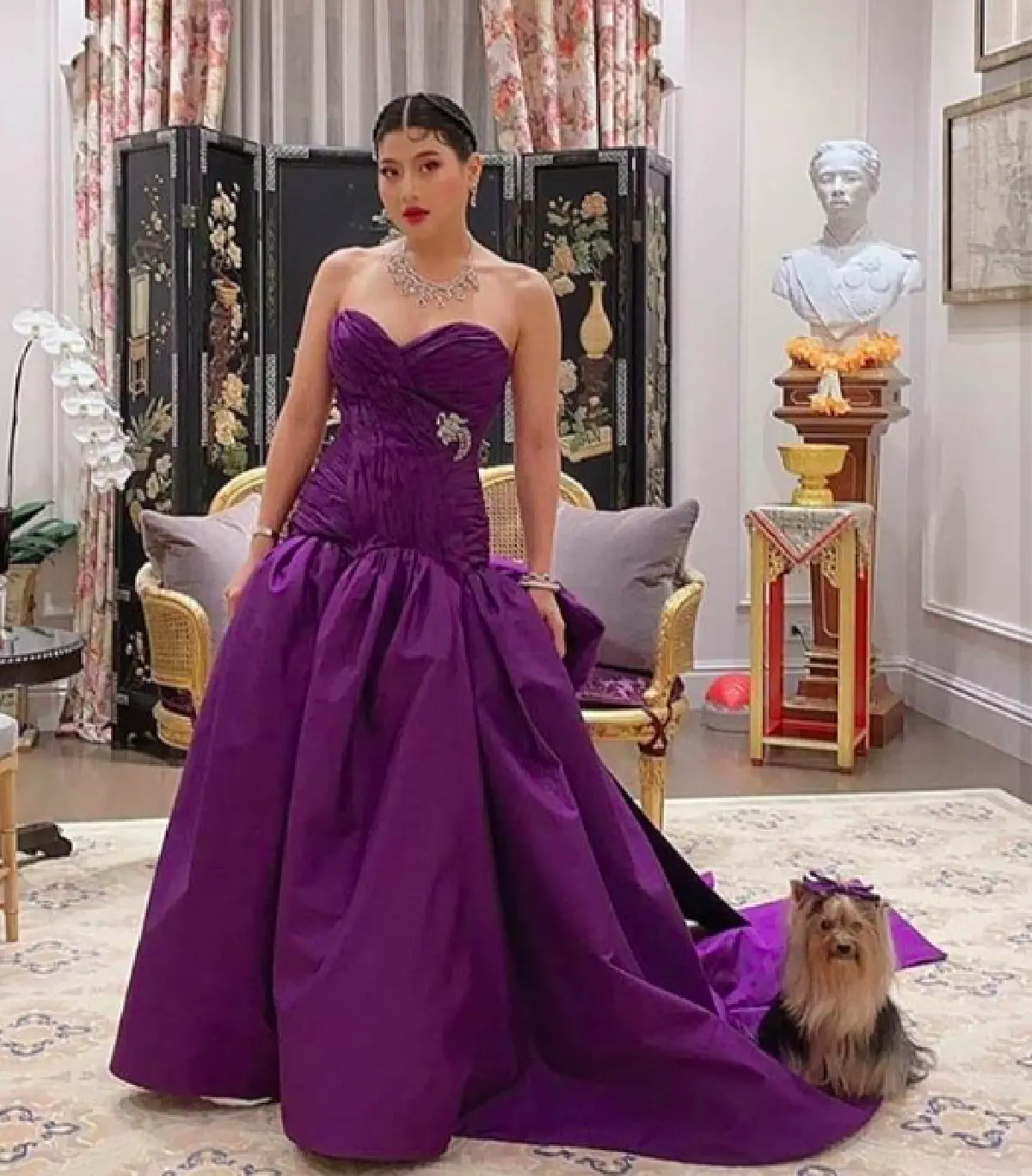 “เจ้าฟ้าสิริวัณณวรีฯ” ทรงพระสิริโฉมงดงามในชุดผ้าไหมสีอัญชัน ร่วมงานกาล่า