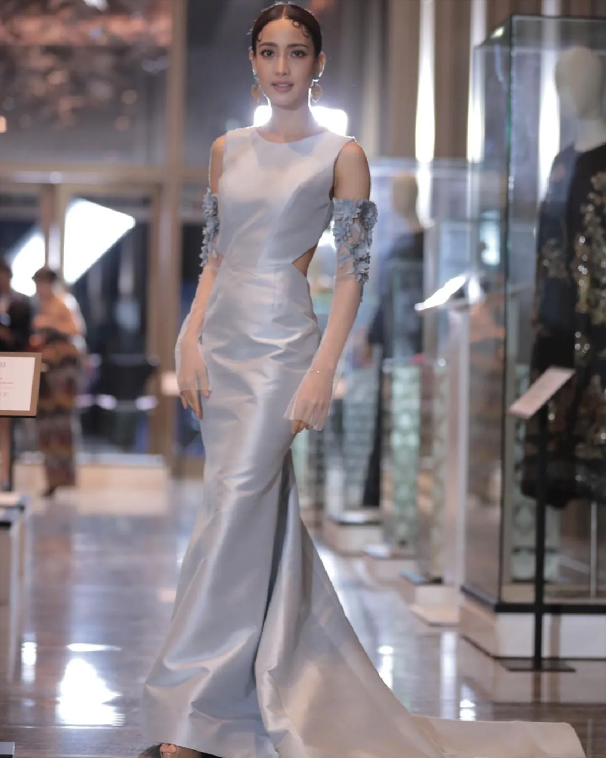 คู่รักเซเลบ! “แต้ว-ไฮโซณัย” ควงแขนออกงานกาล่าดูเหมาะสมกันมาก 