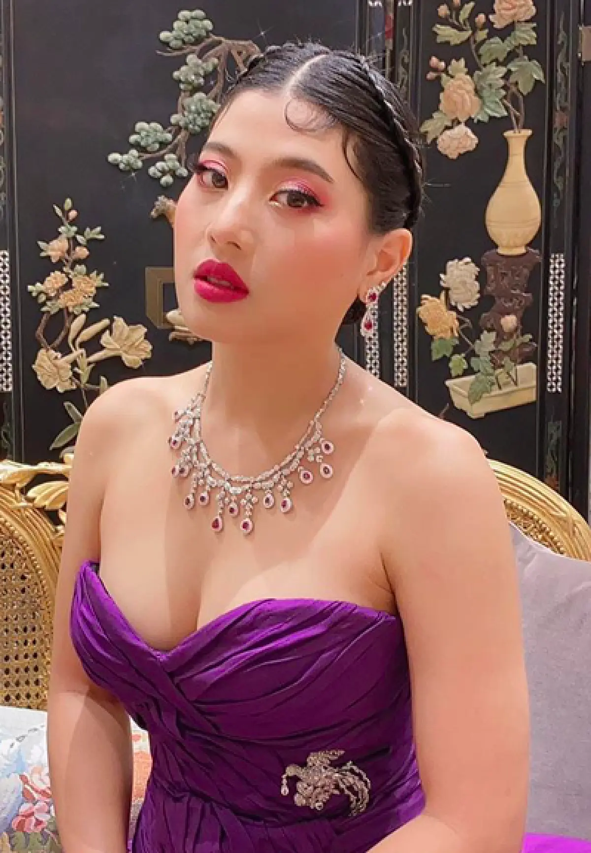 “เจ้าฟ้าสิริวัณณวรีฯ” ทรงพระสิริโฉมงดงามในชุดผ้าไหมสีอัญชัน ร่วมงานกาล่า