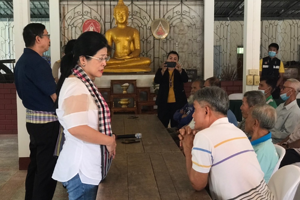"สุดารัตน์"ลงพื้นที่ภาคอีสานพบเกษตรกรเจอปัญหาอื้อ "สุดารัตน์"ลงพื้นที่ภาคอีสานพบเกษตรกรเจอปัญหาอื้อ