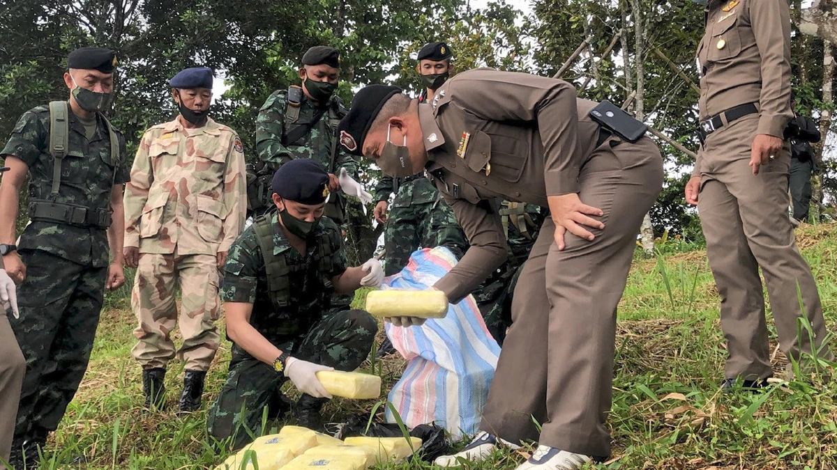 บิ๊กป้อม จี้เร่งยึดทรัพย์ "คนอยู่เบื้องหลัง" คดียาเสพติด-อาวุธสงครามให้เรียบ