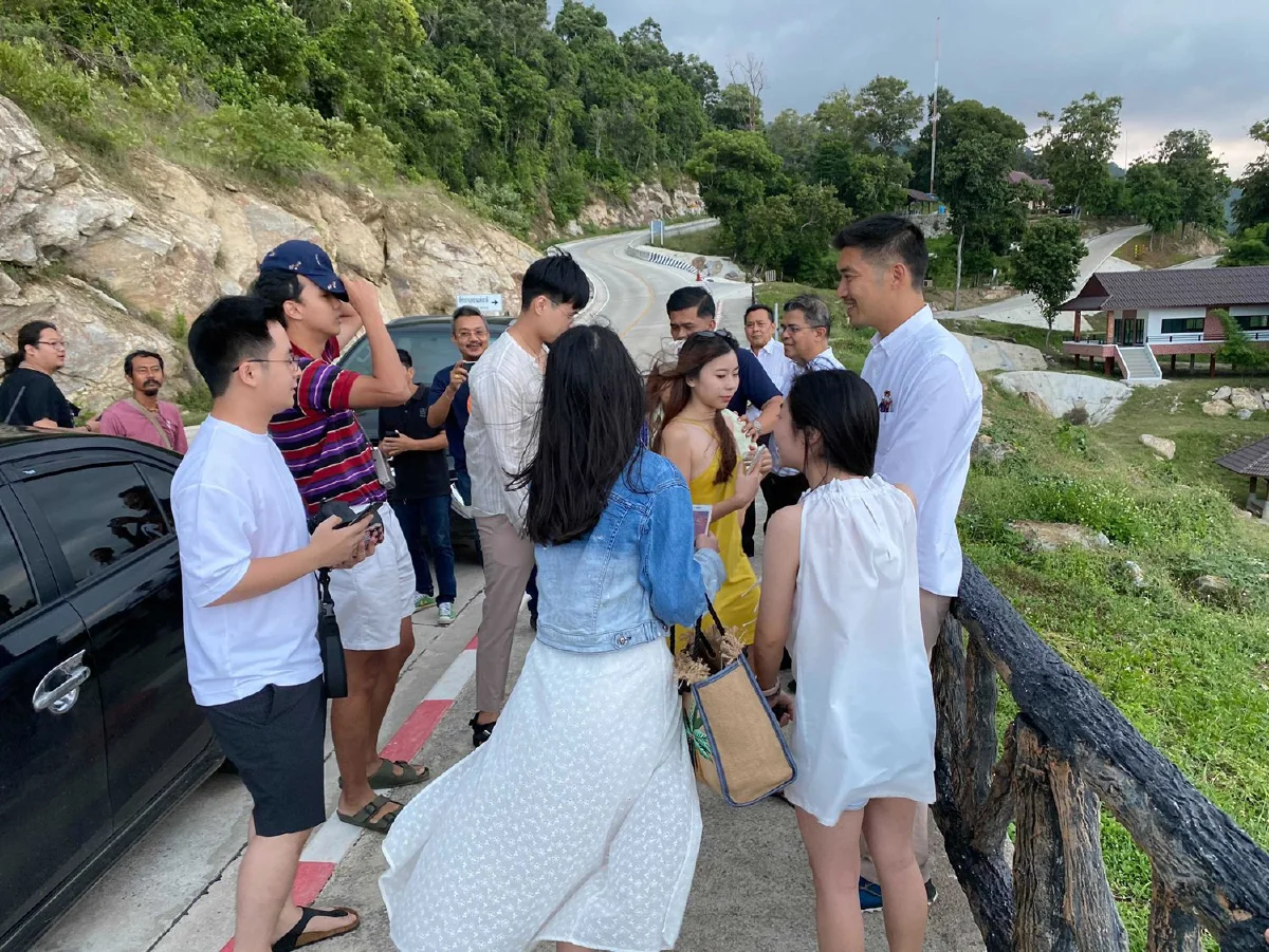 "ช่อ"ชี้คนชูป้ายต้านแค่ส่วนน้อย ถามอยากอยู่กับความเกลียดโกรธหรืออนาคตที่ดีกว่า