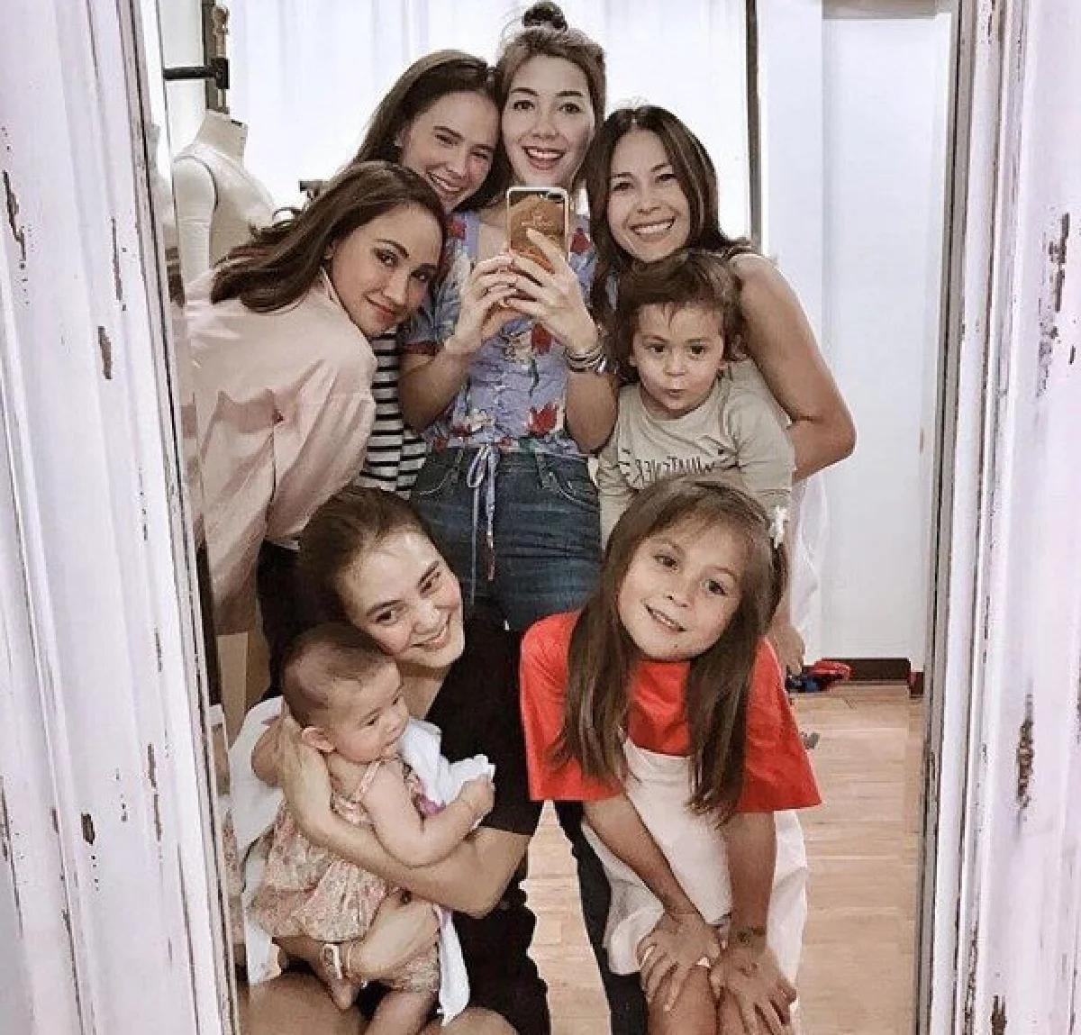 นานา ไรบีนา ย้อนภาพเก่า แก๊งนางฟ้า พร้อมหน้า อยากเห็นโมเมนต์นี้อีกพร้อมลูกๆ 