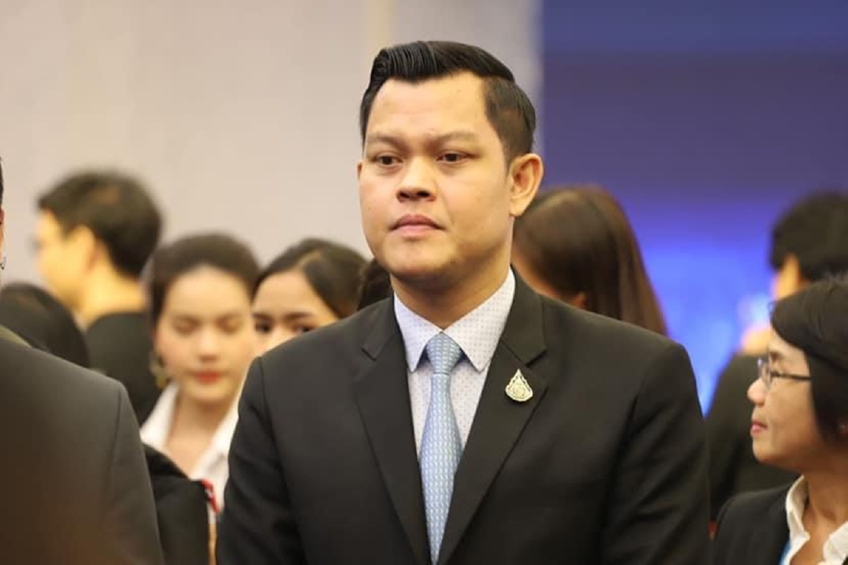 "ธนกร"เชื่อเวรกรรมตามทัน"ธนาธร"ถูกชูป้ายขับไล่ขณะหาเสียง "ธนกร"เชื่อเวรกรรมตามทัน"ธนาธร"ถูกชูป้ายขับไล่ขณะหาเสียง