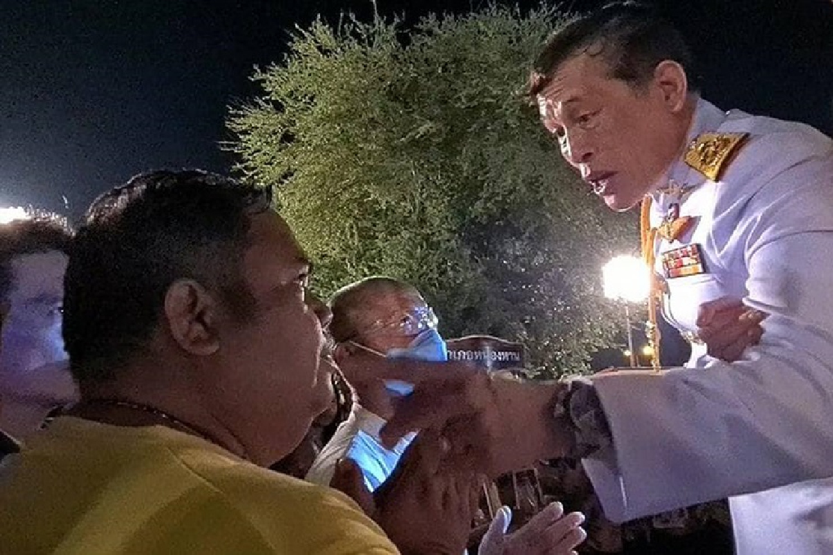 "อานนท์ แสนน่าน" ปลาบปลื้ม"ในหลวง - ราชินี"ทรงตรัสให้รักษาความมั่นคงประเทศ-ทำในสิ่งที่ถูก "อานนท์ แสนน่าน" ปลาบปลื้ม"ในหลวง - ราชินี"ทรงตรัสให้รักษาความมั่นคงประเทศ-ทำในสิ่งที่ถูก