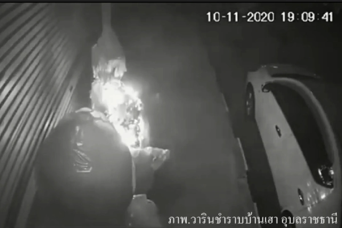 ชาวเน็ตฮึ่ม! หนุ่มเมากาวเผาพระพุทธรูปร้านสังฆภัณฑ์