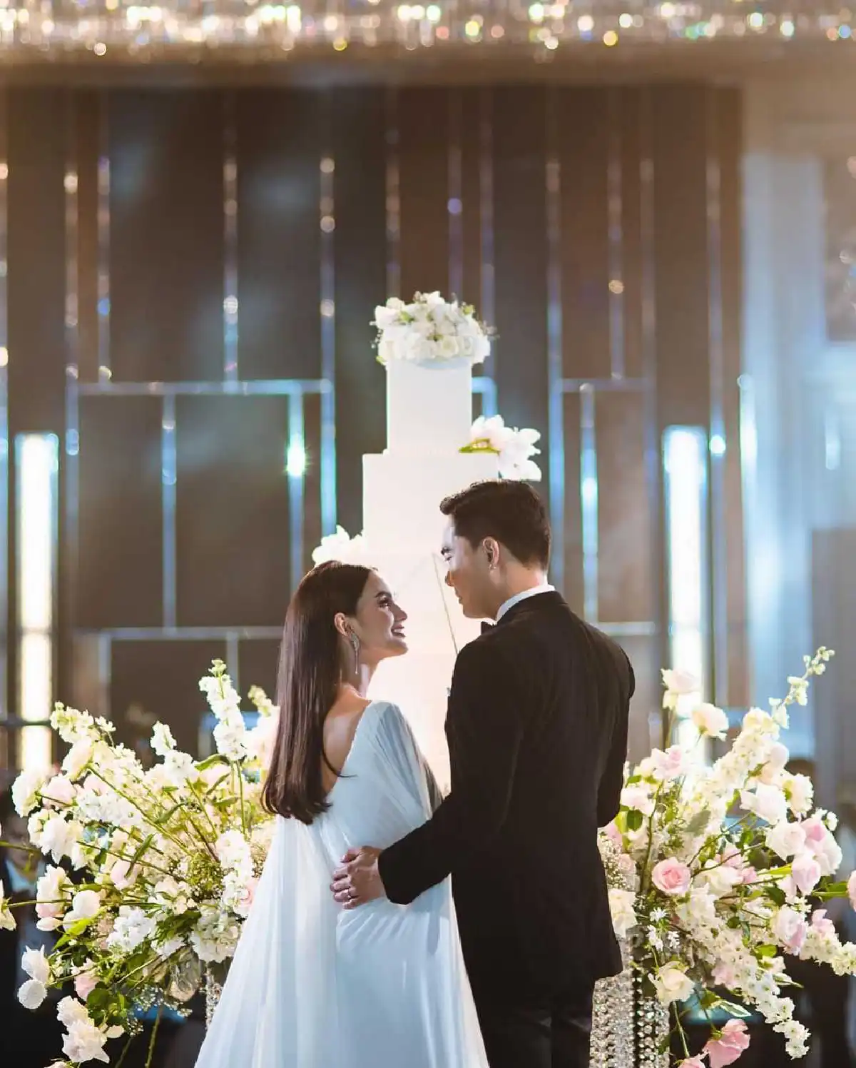 นาย ชนุชตรา อวยพรวันเกิด เคลลี่ ลั่นโชคดีมากที่ได้เจอผู้ชายที่ไม่เจ้าชู้