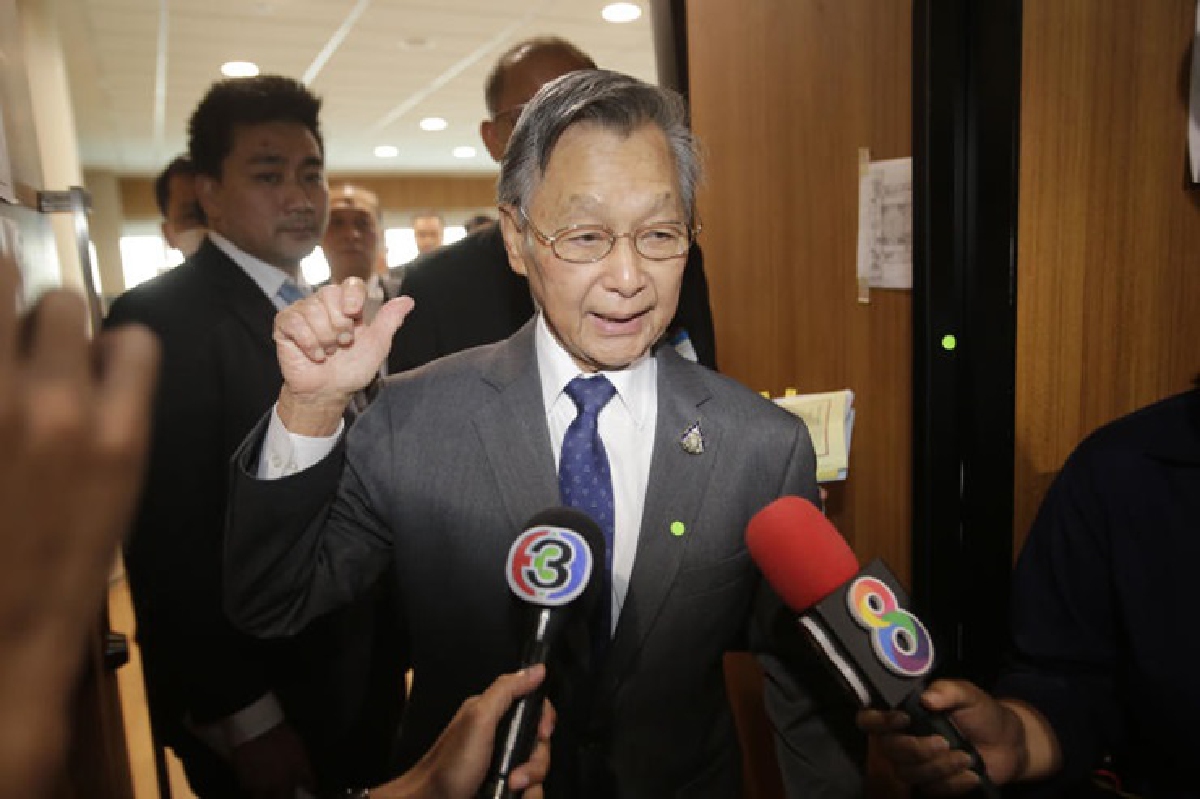 "ชวน" เผยบรรจุวาระขอส่งศาล รธน.ตีความแก้รธน. เข้าสภาฯหลัง 18 พ.ย. "ชวน" เผยบรรจุวาระขอส่งศาล รธน.ตีความแก้รธน. เข้าสภาฯหลัง 18 พ.ย.