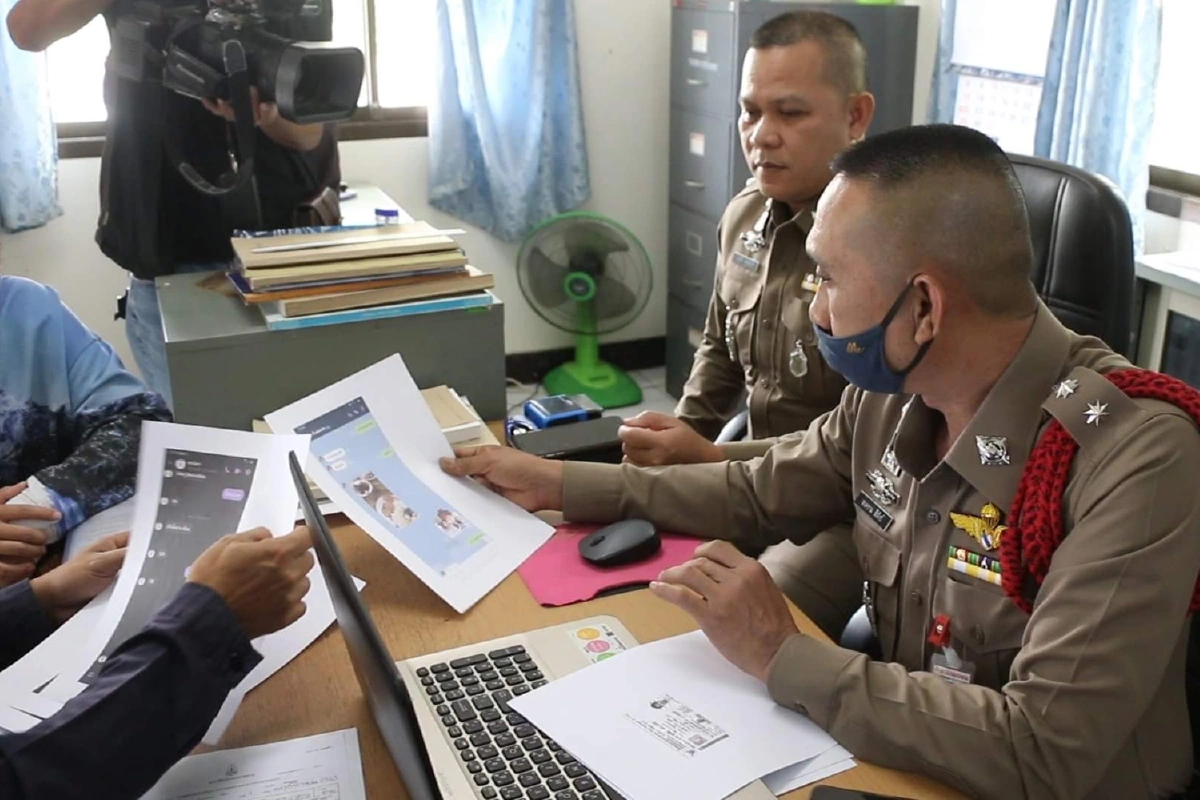 พลทหารผูกคอตายในค่ายอีกศพ พ่อแม่ไม่เชื่อหอบหลักฐานแจ้งตำรวจ