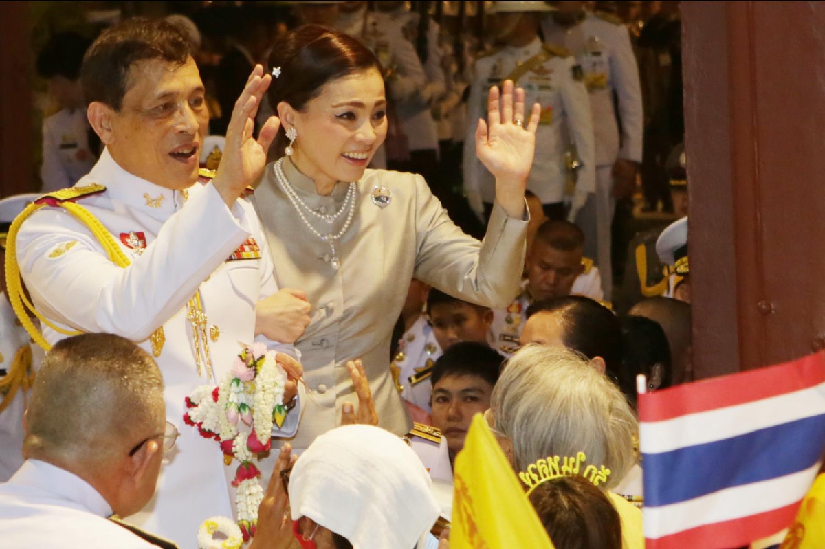 "ในหลวง-พระราชินี" เสด็จเปิดโครงการรถไฟฟ้าฯสนามไชย-หลักสอง 14 พ.ย. "ในหลวง-พระราชินี" เสด็จเปิดโครงการรถไฟฟ้าฯสนามไชย-หลักสอง 14 พ.ย.