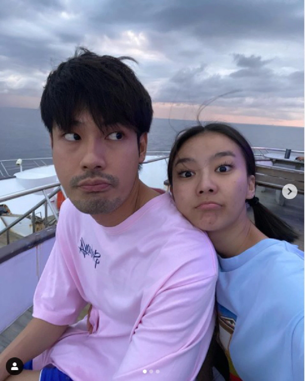 หน่อง-แพรวา เติมความหวานต่อเนื่อง ชวนกันดำน้ำใส่เสื้อคู่น่ารัก