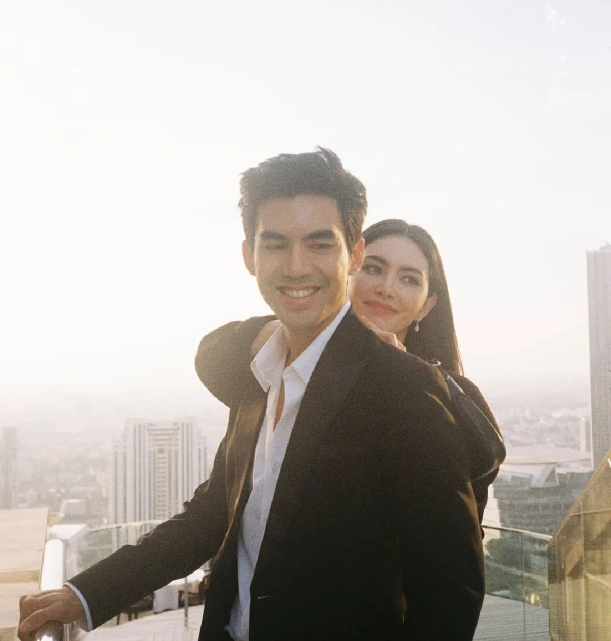 ใหม่-เต๋อ เสิร์ฟภาพคู่สุดหวาน ฉลองครบรอบรักพร้อมรหัสลับรู้กันสองคน