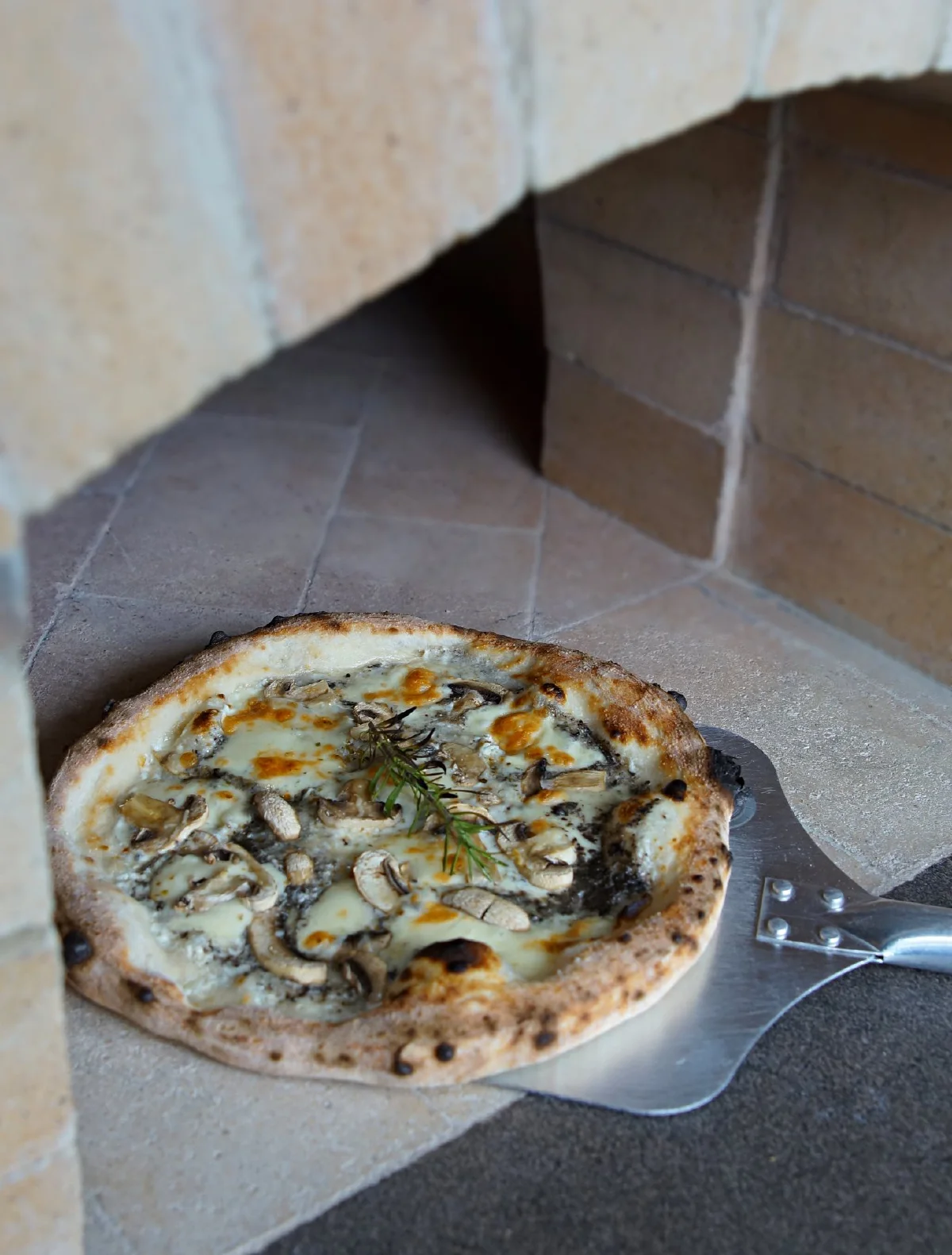 Laluka Pizza พิซซ่าของคนลำลูกกา..ความตั้งใจที่ได้ใจไปเต็มๆ