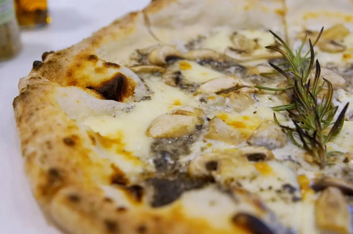 Laluka Pizza พิซซ่าของคนลำลูกกา..ความตั้งใจที่ได้ใจไปเต็มๆ