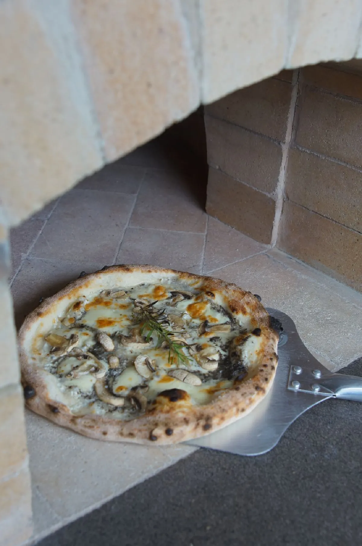 Laluka Pizza พิซซ่าของคนลำลูกกา..ความตั้งใจที่ได้ใจไปเต็มๆ