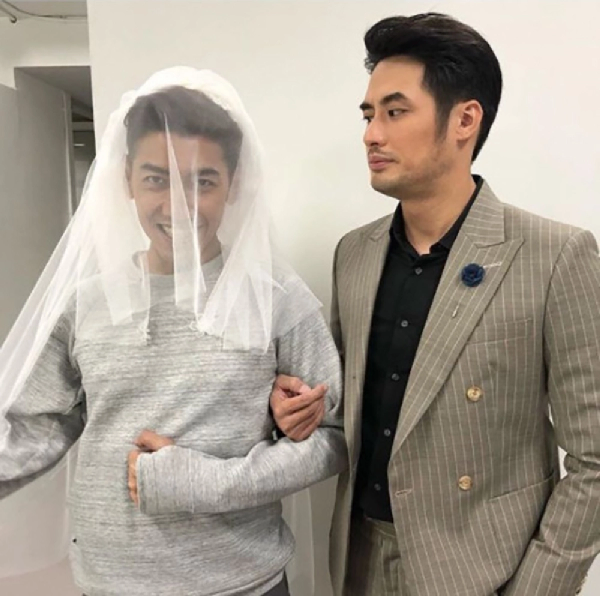 ป๋อมแป๋ม แซว แพรวา ณิชาภัทร ให้ยกน้ำชามาให้สะใภ้ใหญ่..โดนคอมเมนต์กลับอย่างฮา 