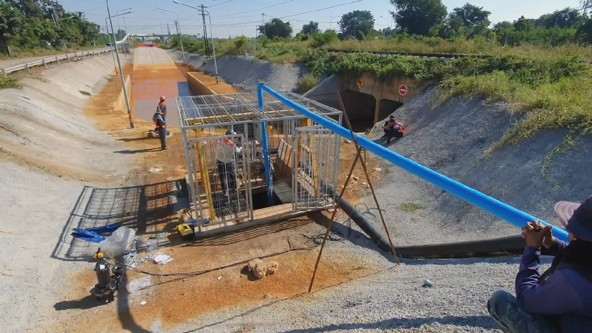 การรถไฟฯเร่งสูบน้ำออกจากอุโมงค์ทางลอดชุมทางจิระ-ขอนแก่น