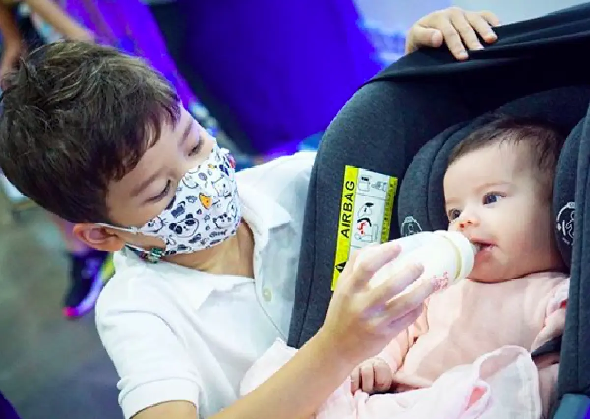 "ซาร่า” พาลูกสาว “น้องเอมมิลี่" รับงานถ่ายแบบแพ็คคู่ มองมุมไหนก็สวย 