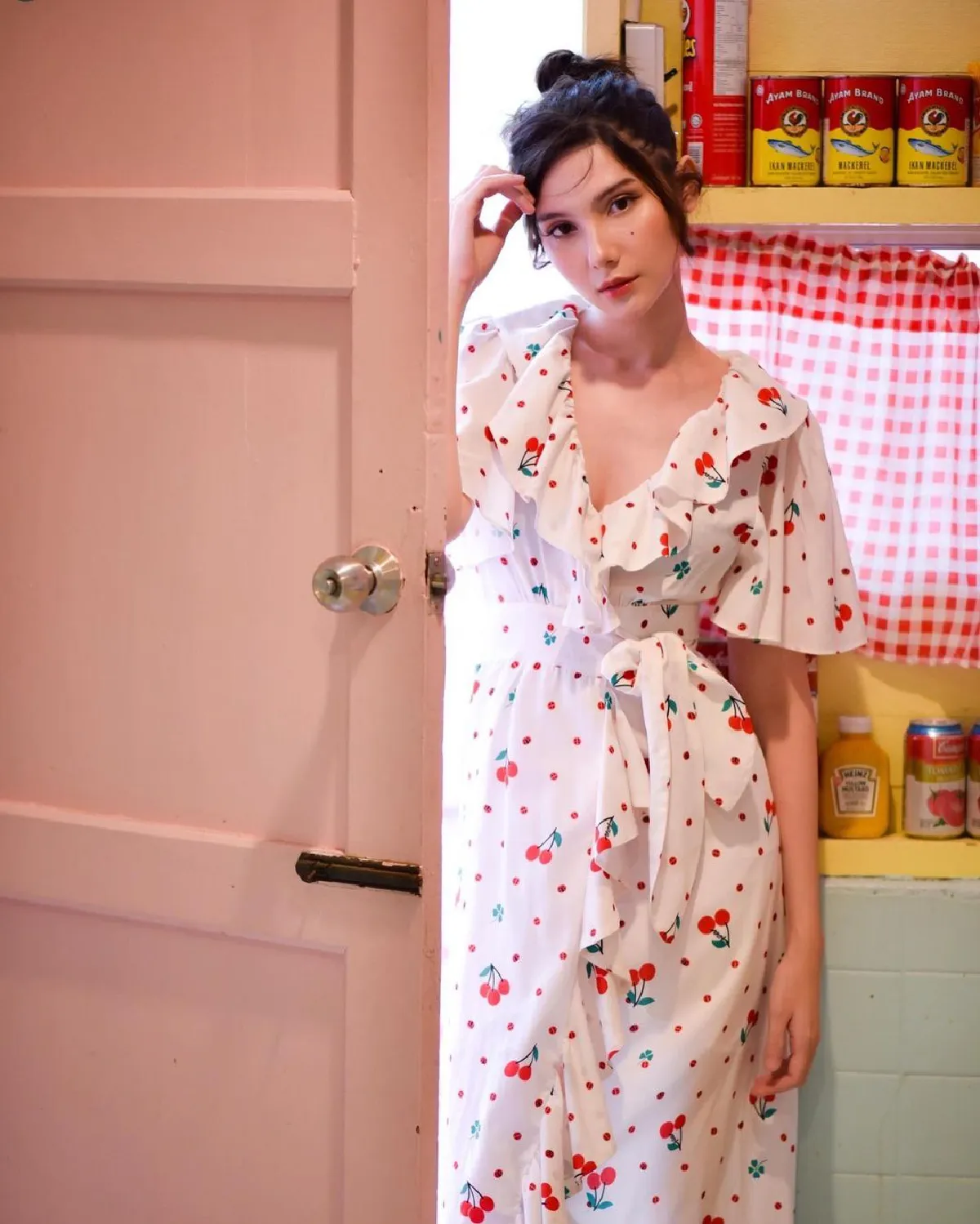 "ซาร่า” พาลูกสาว “น้องเอมมิลี่" รับงานถ่ายแบบแพ็คคู่ มองมุมไหนก็สวย 