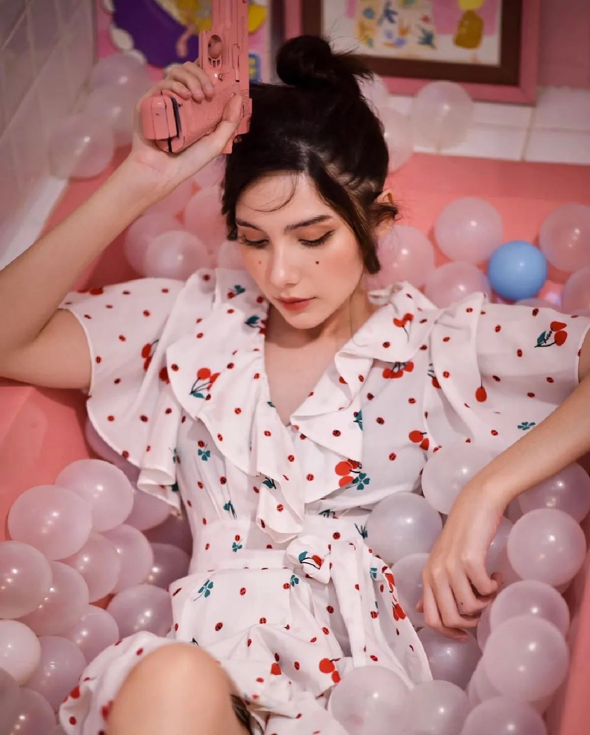 "ซาร่า” พาลูกสาว “น้องเอมมิลี่" รับงานถ่ายแบบแพ็คคู่ มองมุมไหนก็สวย 