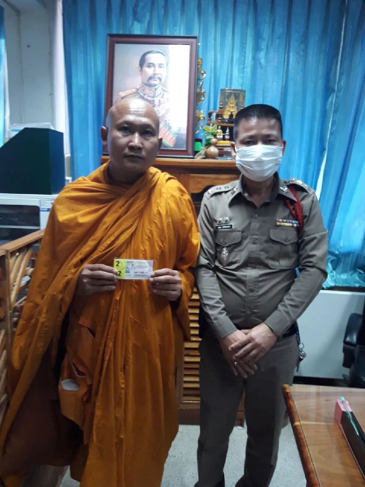 หลวงพี่ดวงเฮงถูกหวยรางวัลที่ 1 รับทรัพย์ 12 ล้าน