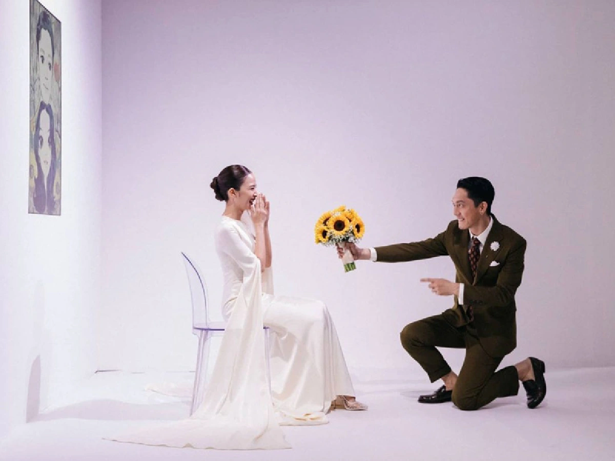 ปั๊บ-ใบเตย เผยภาพแรกหลังแต่งงาน นั่งทานมื้อดึกในฐานะสามีภรรยาครั้งแรก