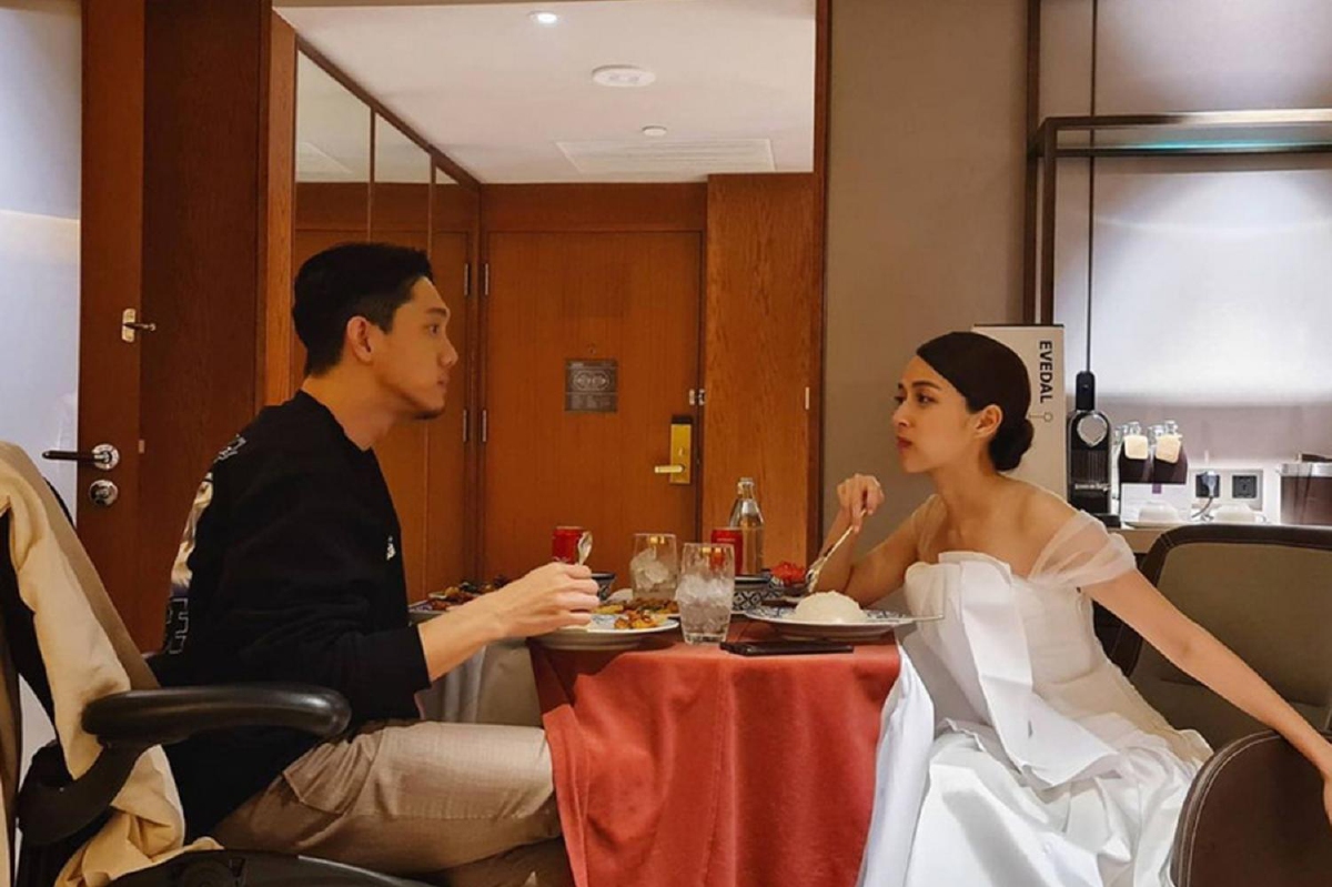 ปั๊บ-ใบเตย เผยภาพแรกหลังแต่งงาน นั่งทานมื้อดึกในฐานะสามีภรรยาครั้งแรก ปั๊บ-ใบเตย เผยภาพแรกหลังแต่งงาน นั่งทานมื้อดึกในฐานะสามีภรรยาครั้งแรก