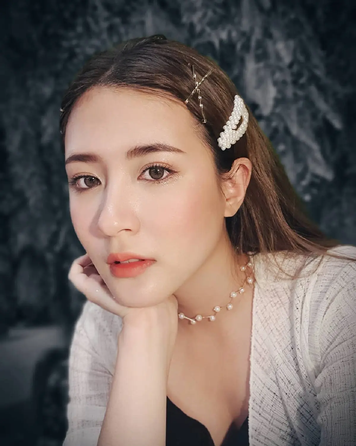 โฟกัส ดีใจได้เป็นพรีเซนเตอร์เครื่องสำอาง แฟนๆติดแฮชแท็ก #สนับสนุนดาราประชาธิปไตย