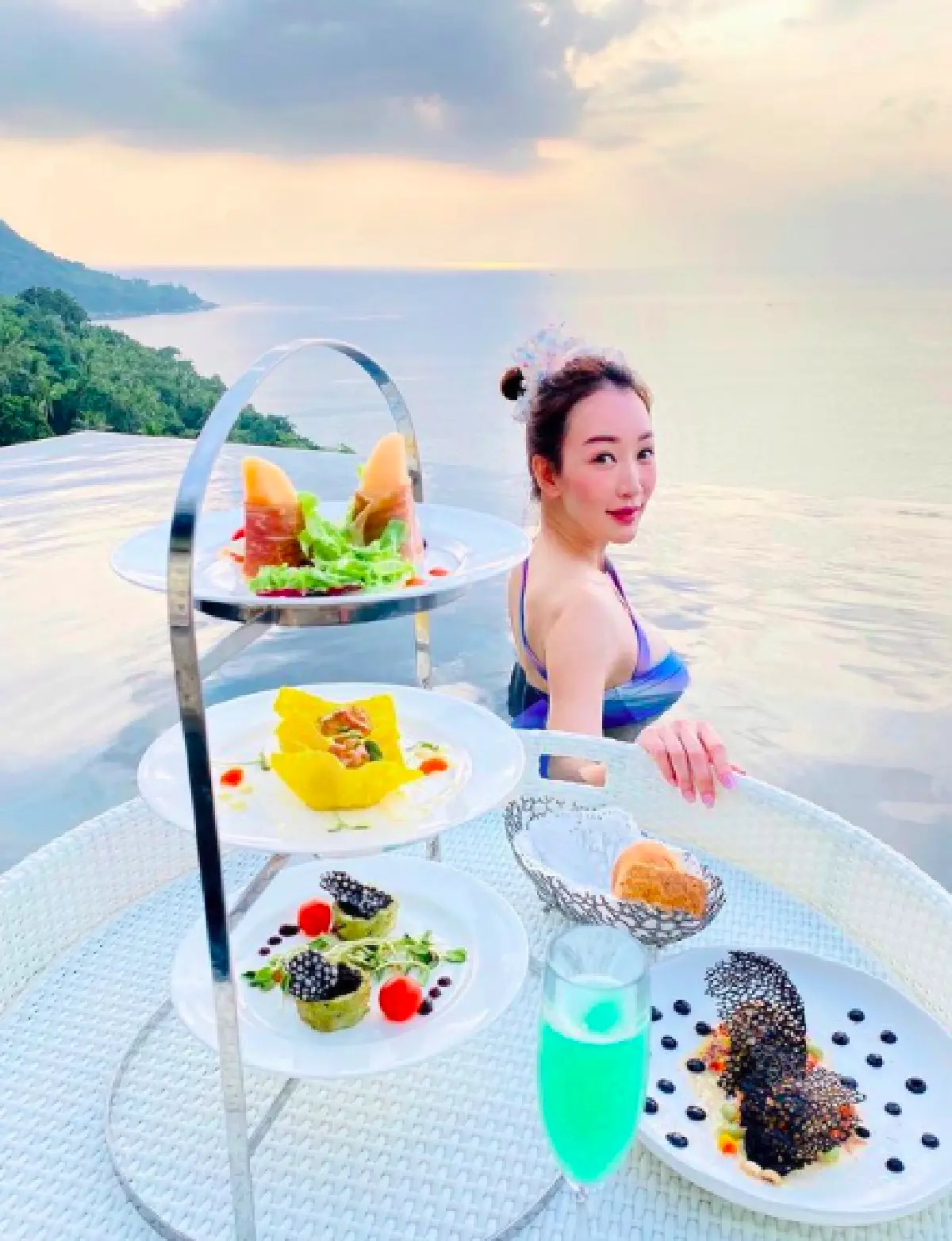 "ตู่-มาวิน" ควงคู่เที่ยวภูเก็ต พร้อมโชว์ความแซ่บแบบแพ็คคู่ก่อนแต่งงาน 