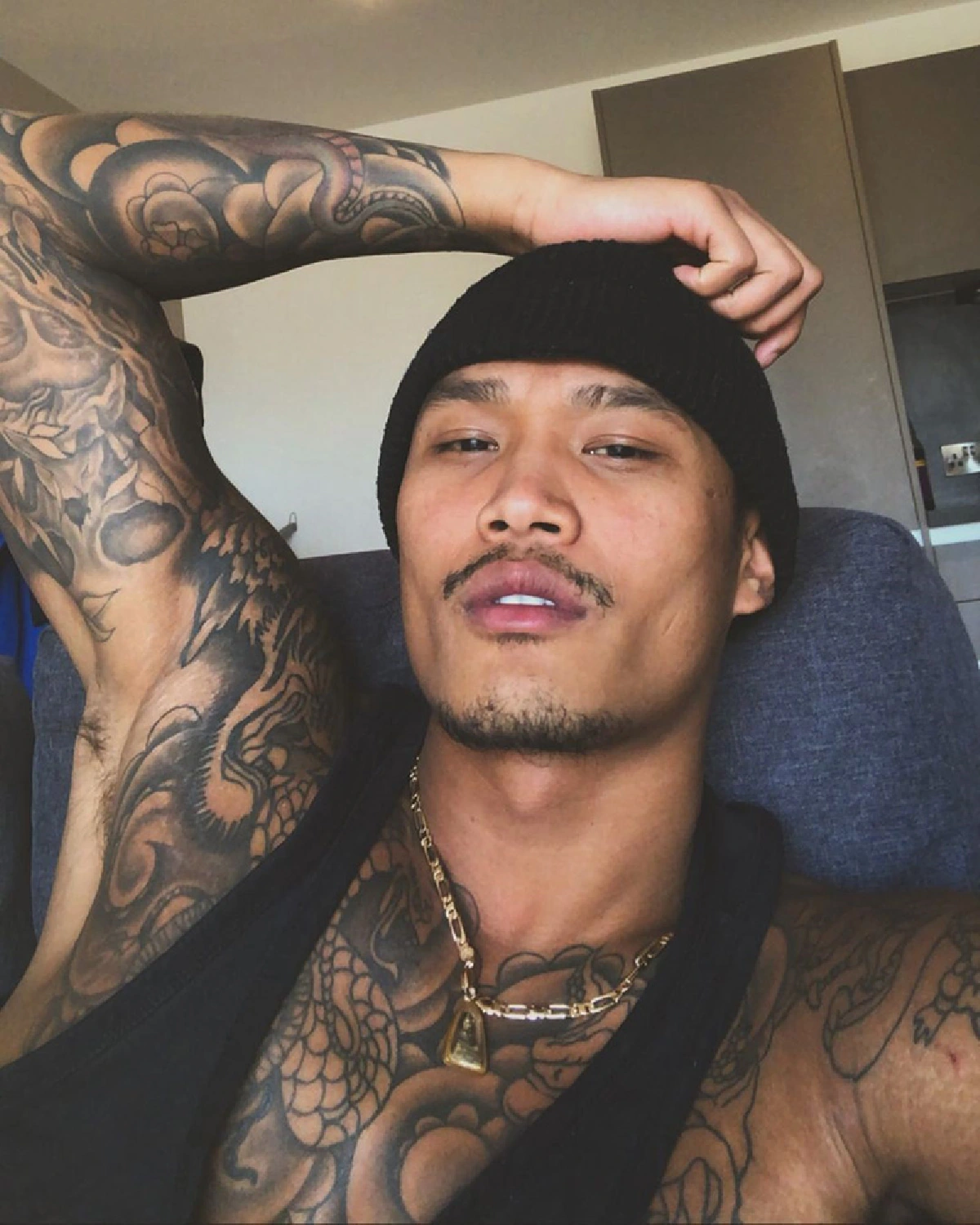 ศักดิ์ สระแก้ว นายแบบคนดังเชื้อสายไทย อัดคลิปเว้าลาวขอบคุณแฟนๆ