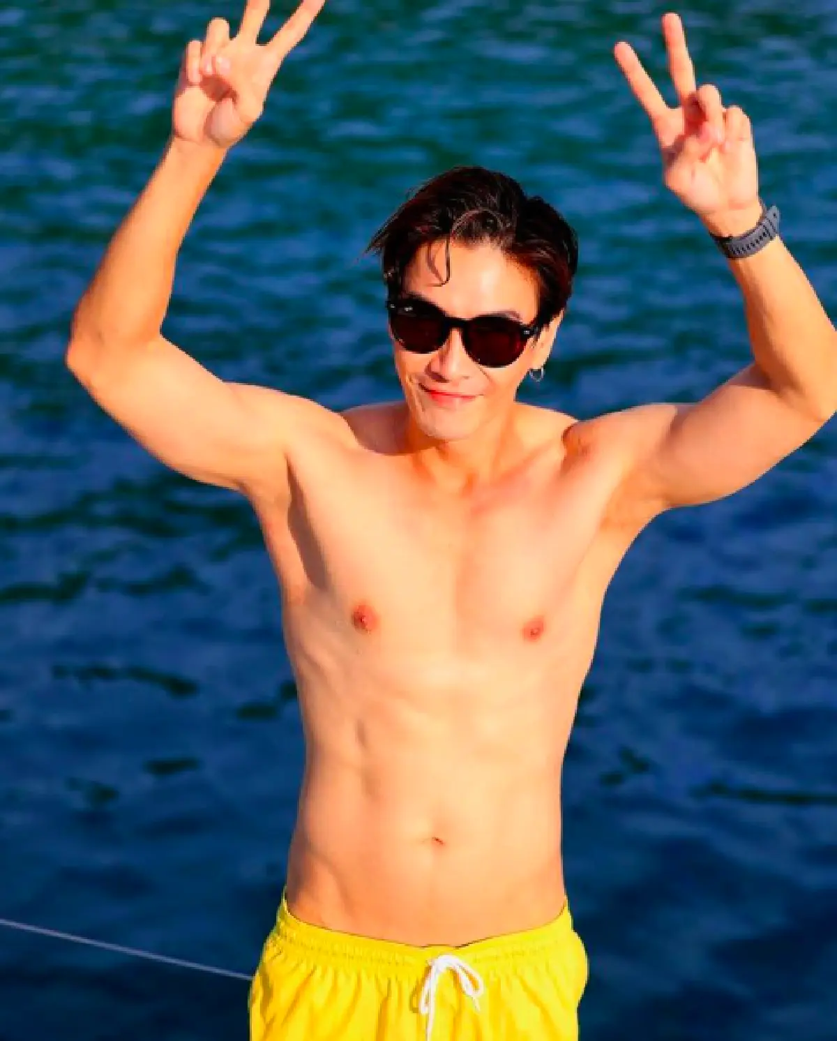 "ตู่-มาวิน" ควงคู่เที่ยวภูเก็ต พร้อมโชว์ความแซ่บแบบแพ็คคู่ก่อนแต่งงาน 