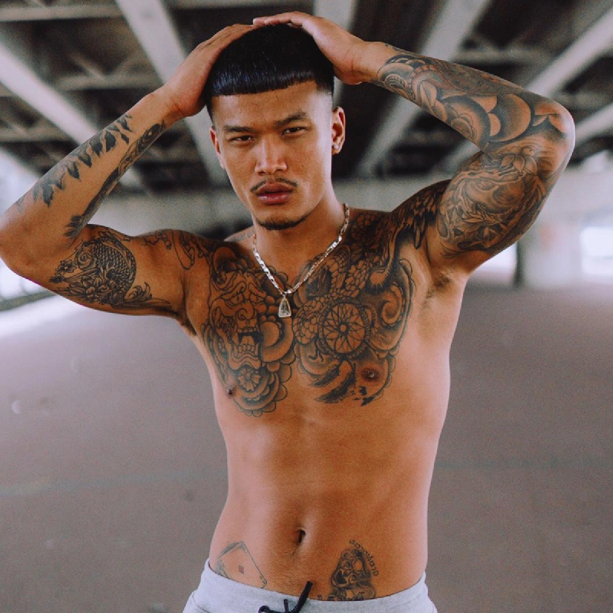 ศักดิ์ สระแก้ว นายแบบคนดังเชื้อสายไทย อัดคลิปเว้าลาวขอบคุณแฟนๆ