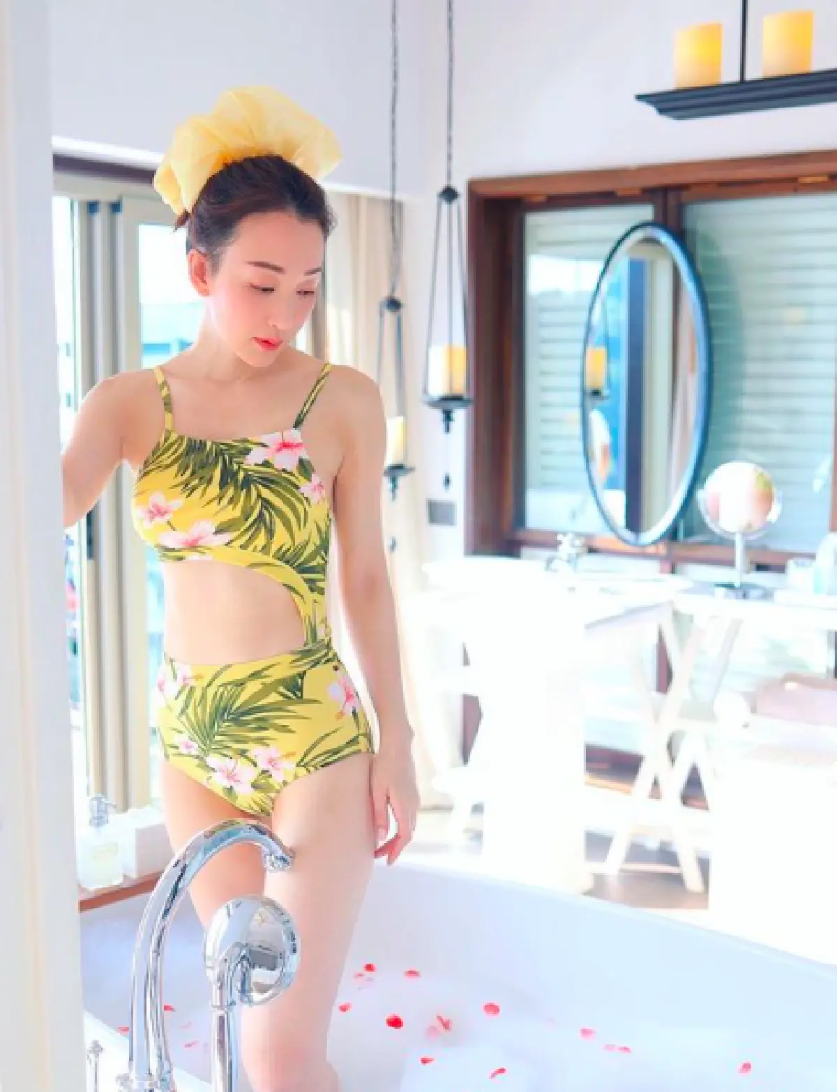 "ตู่-มาวิน" ควงคู่เที่ยวภูเก็ต พร้อมโชว์ความแซ่บแบบแพ็คคู่ก่อนแต่งงาน 