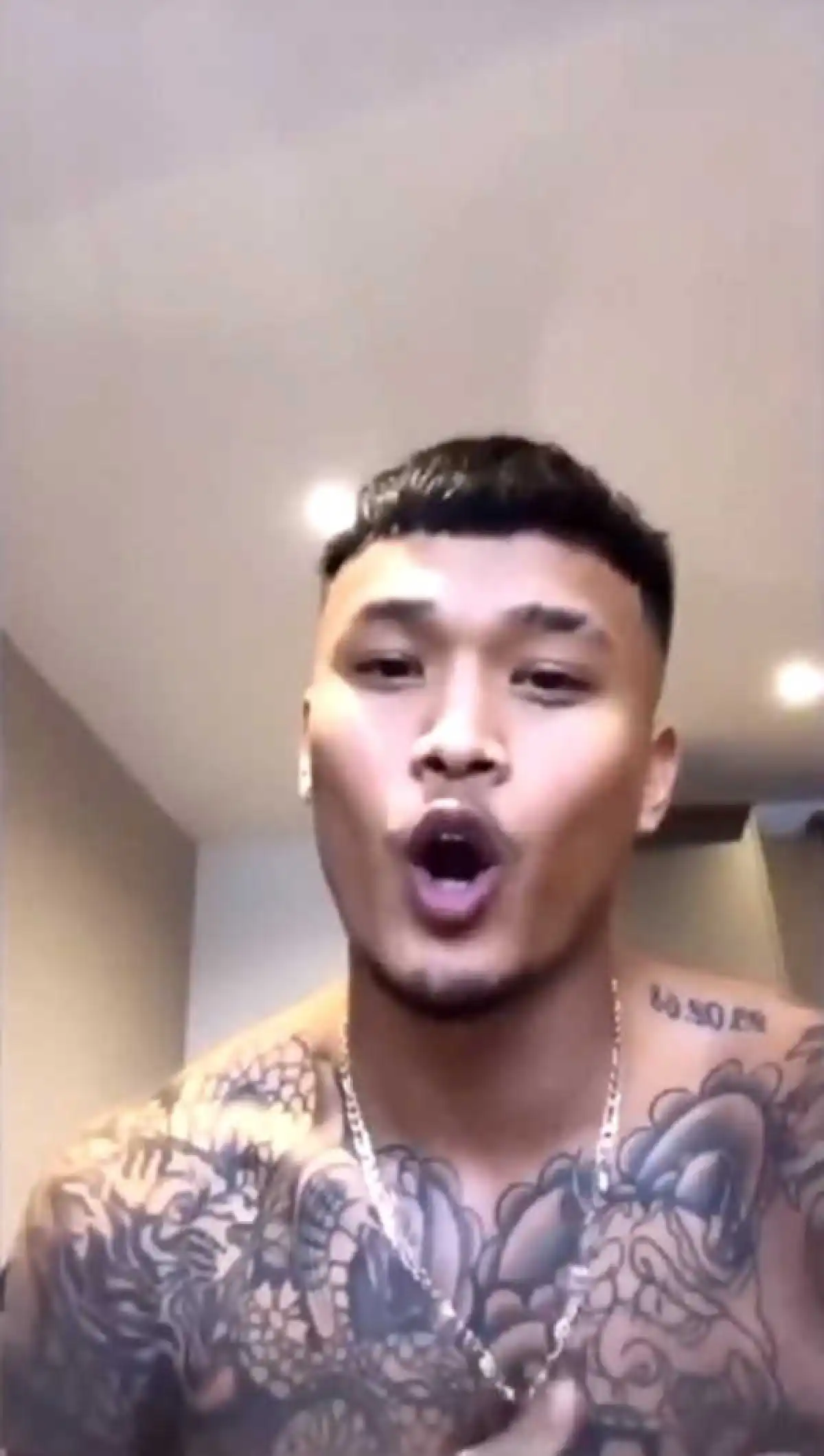 ศักดิ์ สระแก้ว นายแบบคนดังเชื้อสายไทย อัดคลิปเว้าลาวขอบคุณแฟนๆ