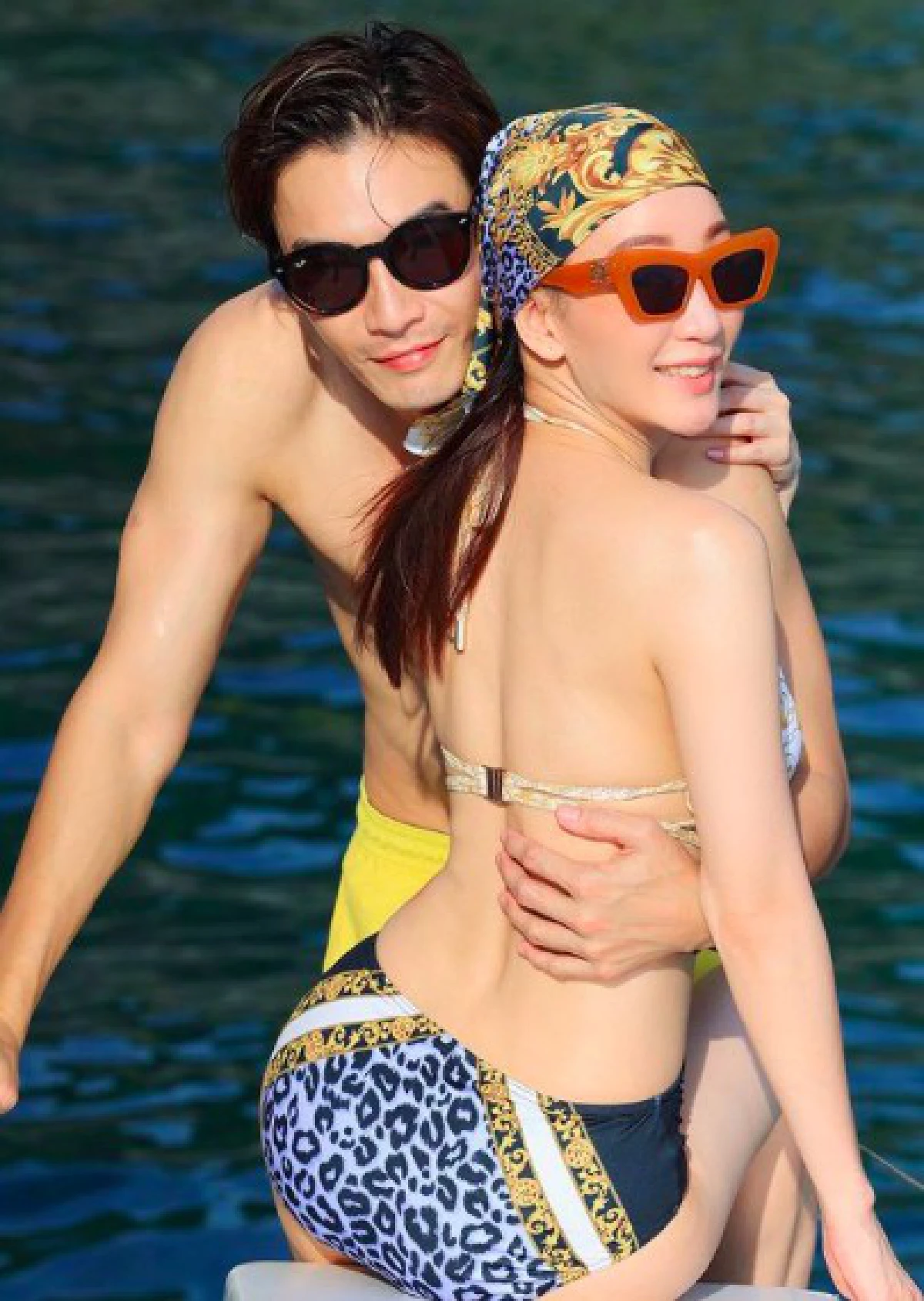 "ตู่-มาวิน" ควงคู่เที่ยวภูเก็ต พร้อมโชว์ความแซ่บแบบแพ็คคู่ก่อนแต่งงาน 