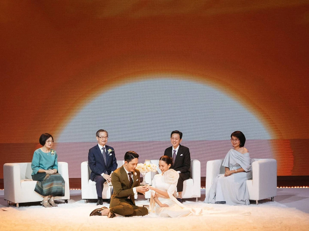 “ปั๊บ-ใบเตย” จัดงานแต่งแบบยั่งยืนใช้จอ LED แทนการจัดดอกไม้ ช่วยลดขยะไปได้เยอะมาก 