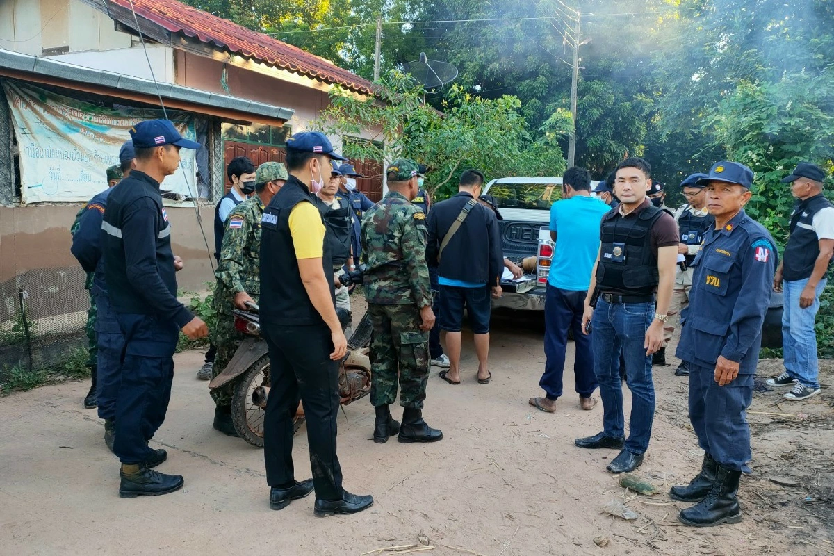 ชุดปกครองอำเภอนามนเปิดยุทธการฟ้าแดดสงยางกวาดล้างยาเสพติด