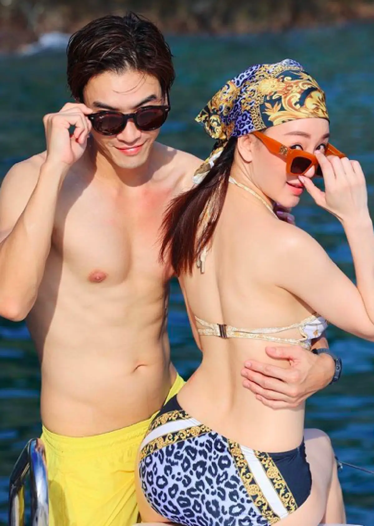 "ตู่-มาวิน" ควงคู่เที่ยวภูเก็ต พร้อมโชว์ความแซ่บแบบแพ็คคู่ก่อนแต่งงาน 