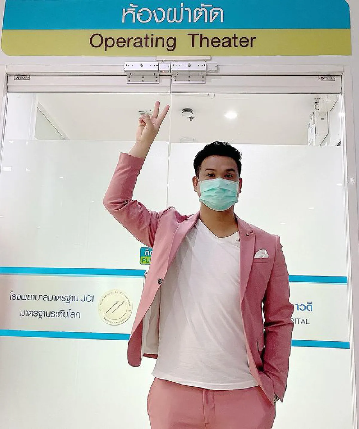 "ใหม่ สุคนธวา" คลอดลูกชายแล้ว ตั้งชื่อ "น้องชิณะ" พร้อมเผยภาพแรกครอบครัวพร้อมหน้า 