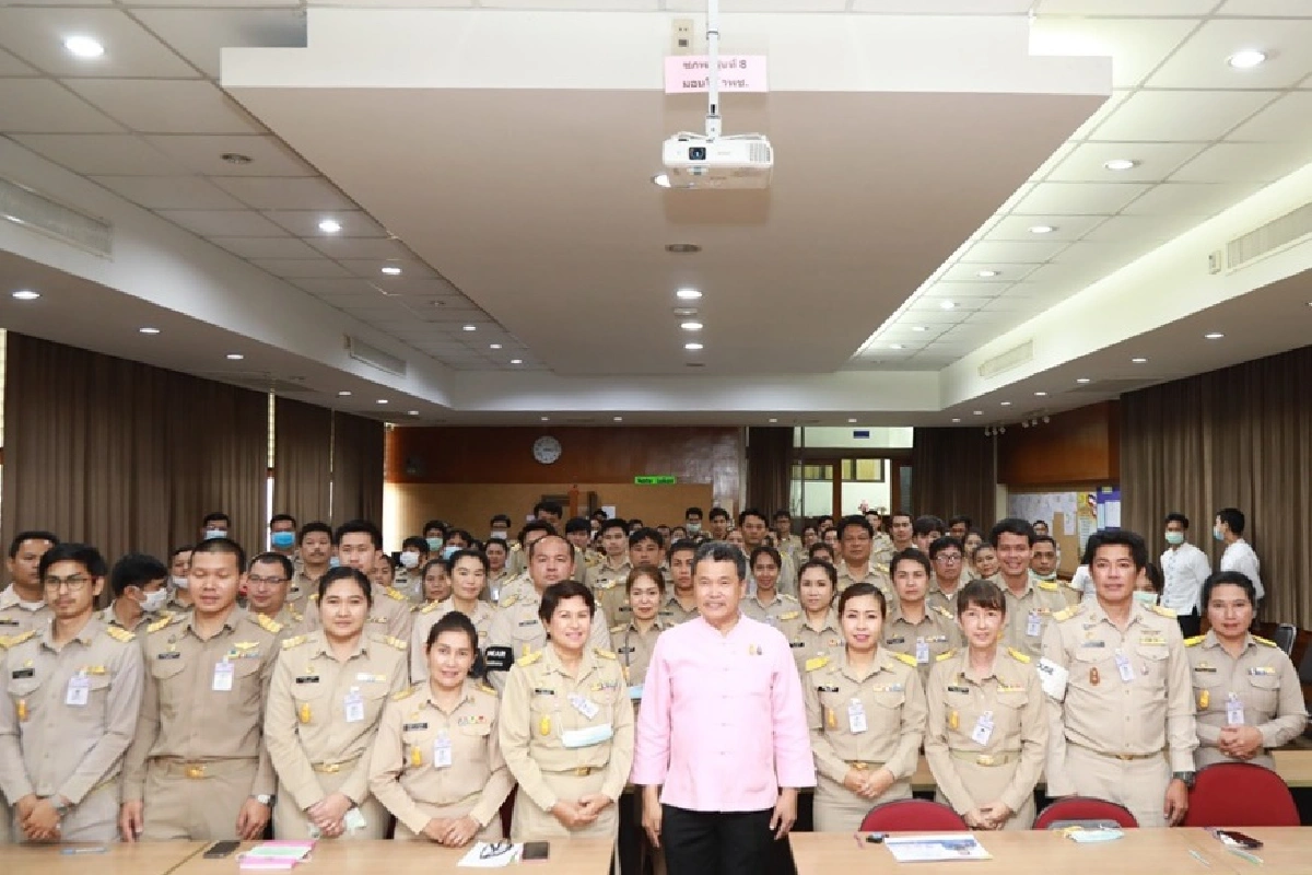 "ต้องรองเท้าขาดก่อนกางเกง" อธิบดีพช.ติวเข้มนักพัฒนาชุมชน