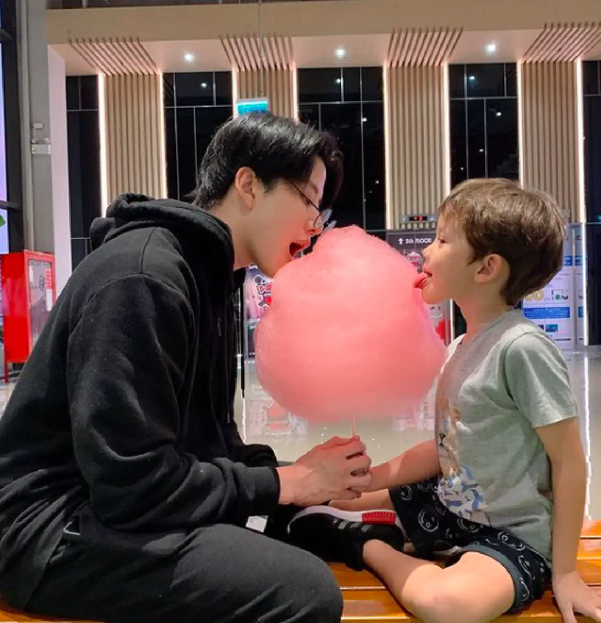 ญาติ "ซาร่า" ออกตัวฟาดกลับ "ไมค์ พิรัชต์" หลังออกมาบอกติดต่อ "น้องแม็กซ์เวลล์" ไม่ได้