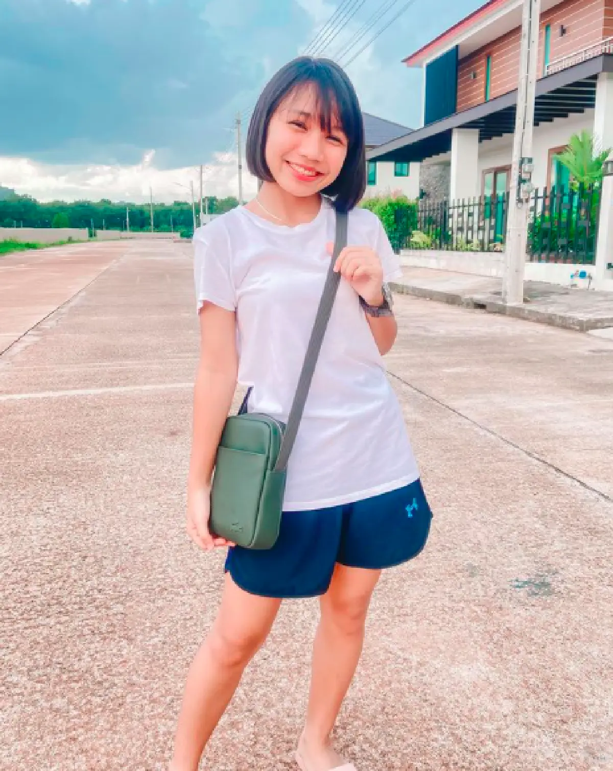 เด็กขยัน! “ลิลลี่ ได้หมดถ้าสดชื่น” ซื้อบ้านราคา 7 ล้านได้แล้ว จากนี้ตั้งเป้าซื้อรถให้ได้ก่อนจบ ม.6 