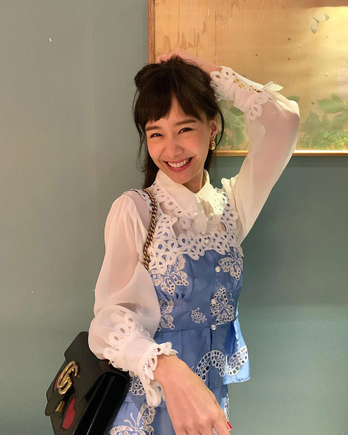 อยากหิ้วกลับบ้าน! เต้ย จรินทร์พร ลงไปนั่งในถุงช้อปปิ้ง..คนตะลึงตัวเล็กมาก